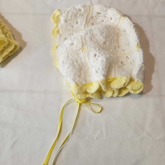 Hand Crafted Cardigan Crochet knit Set Yellow & white mesh lace knitting stitch - Picture 6 of 17